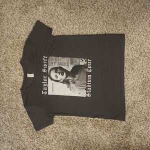 Taylor Swift reputation tour shirt